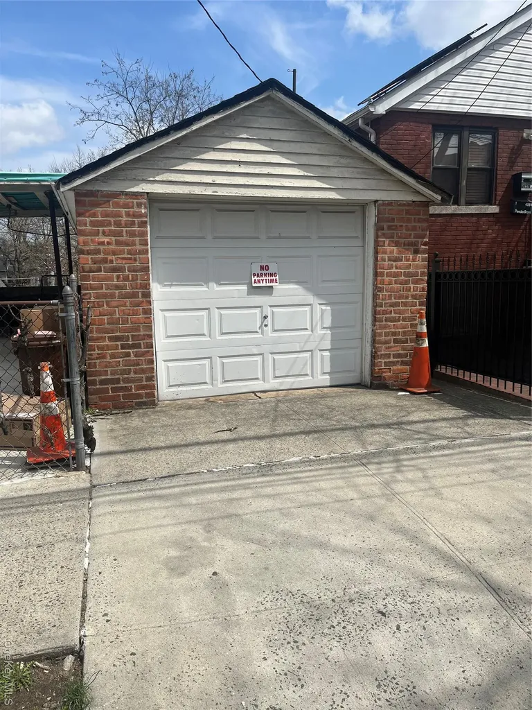 4070 Bruner Avenue Bronx NY 10466