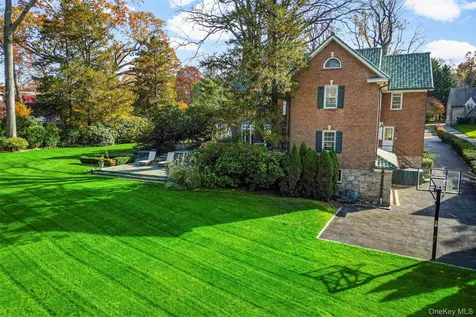 290 Overlook Road New Rochelle NY 10804