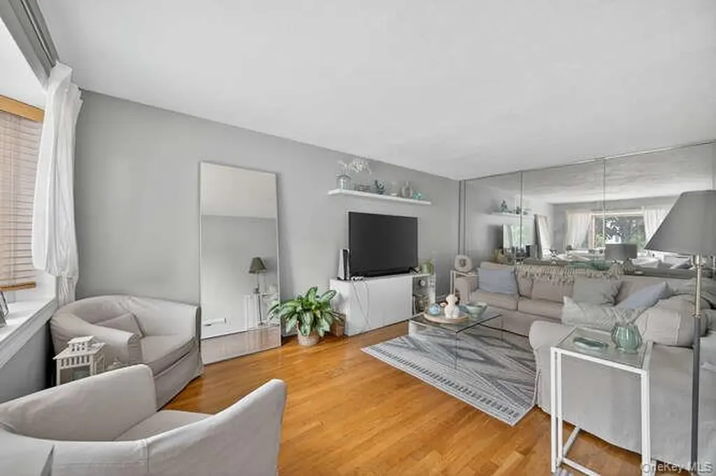 453 Andrews Road Mineola NY 11501