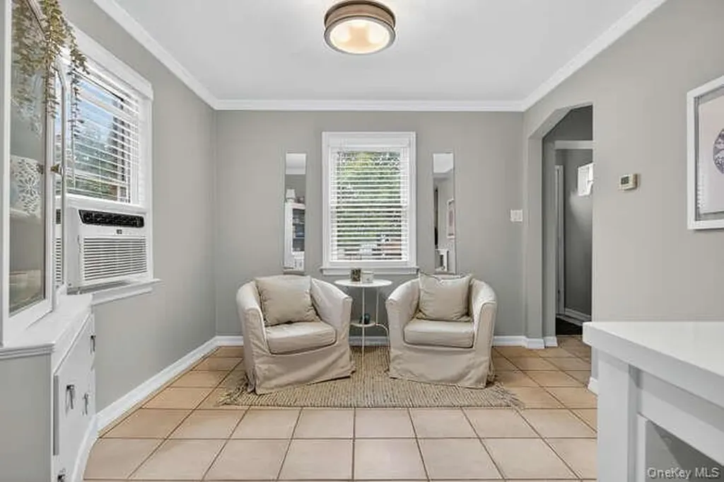 453 Andrews Road Mineola NY 11501