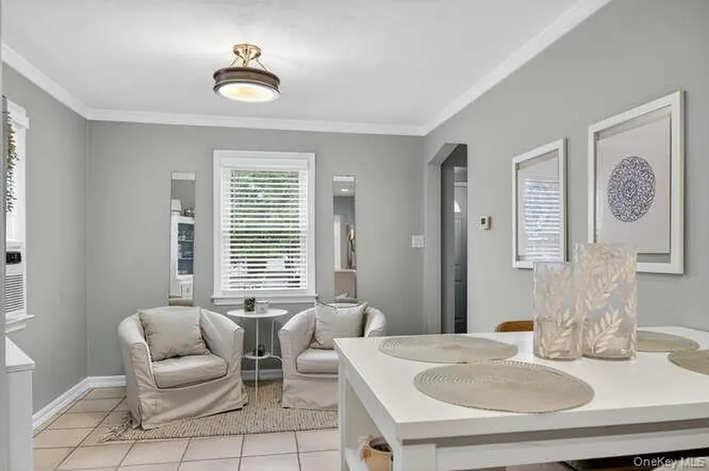 453 Andrews Road Mineola NY 11501