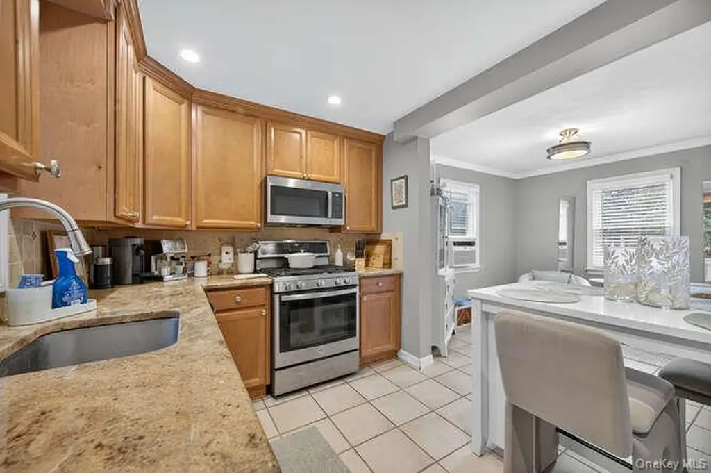 453 Andrews Road Mineola NY 11501