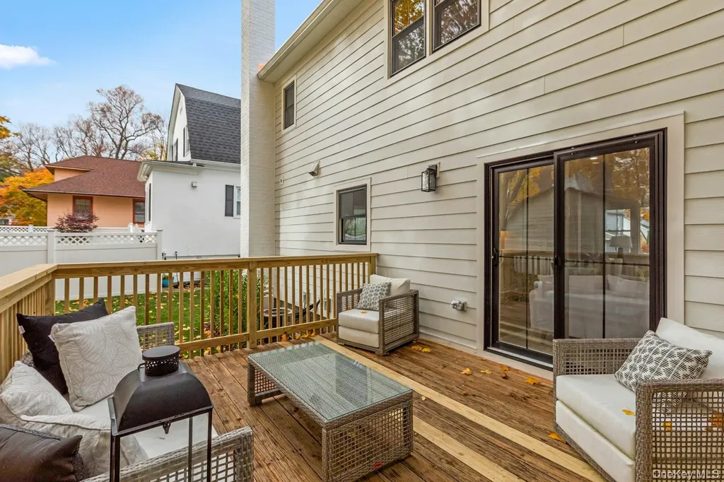 10 Poplar Avenue Pelham NY 10803
