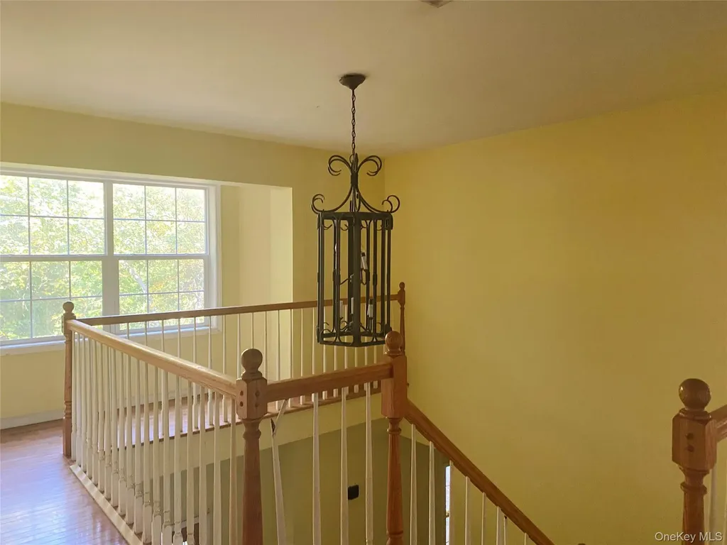 71 Easy Street Hurley NY 12443