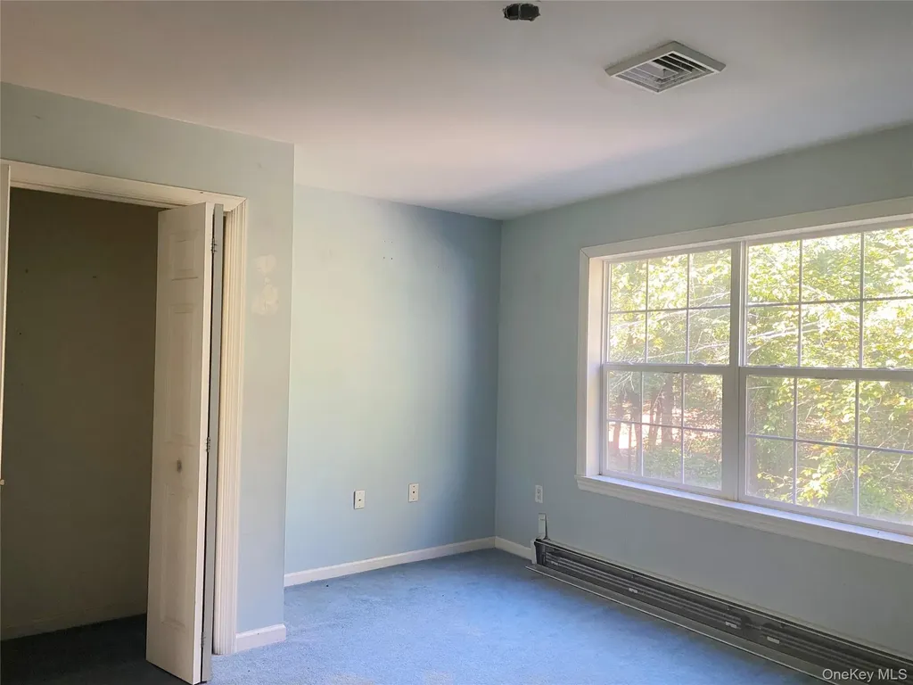 71 Easy Street Hurley NY 12443