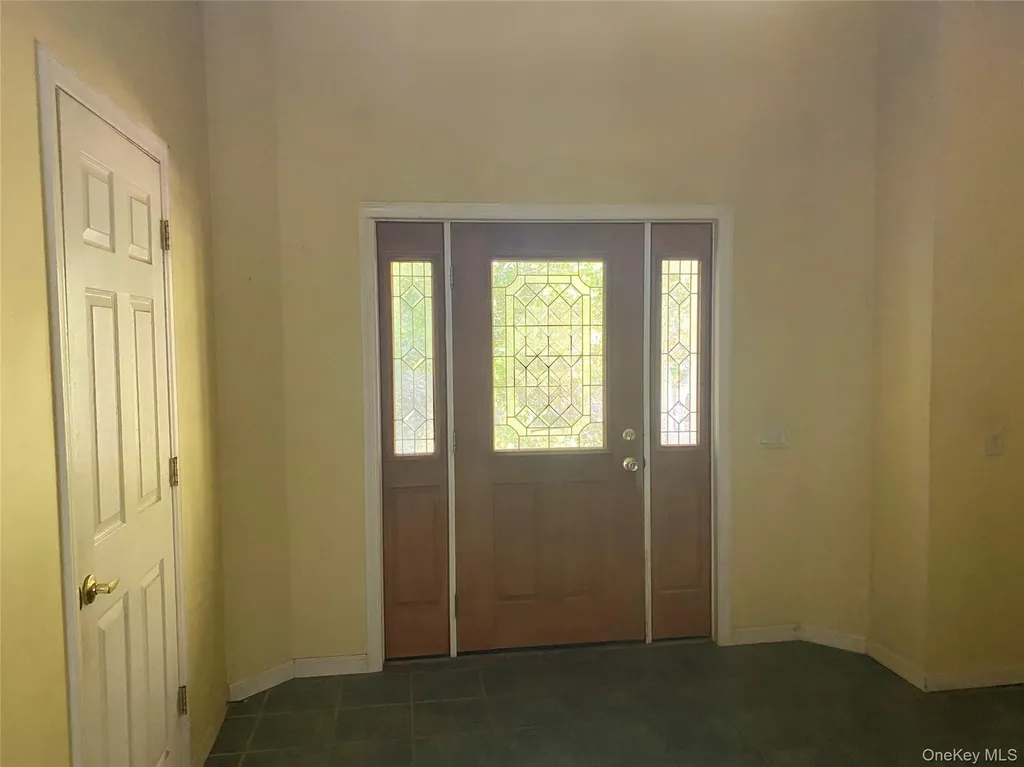 71 Easy Street Hurley NY 12443