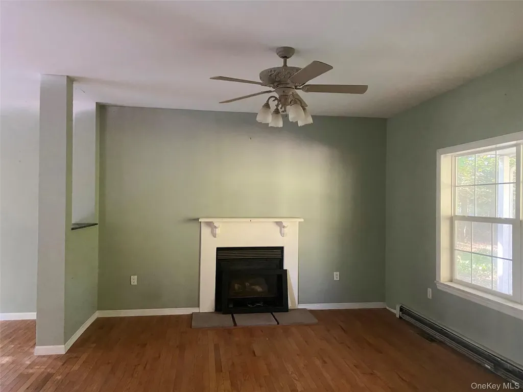 71 Easy Street Hurley NY 12443
