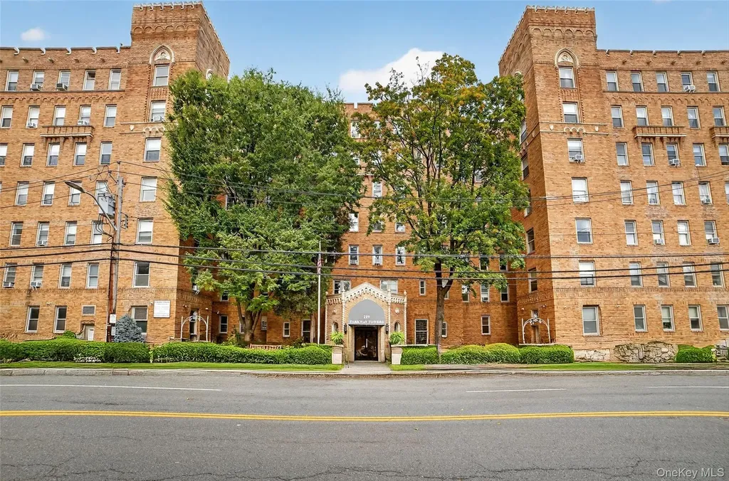 219 Bronx River Road Yonkers NY 10704