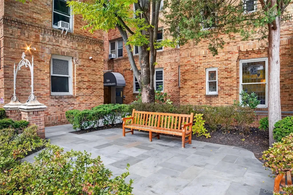 219 Bronx River Road Yonkers NY 10704