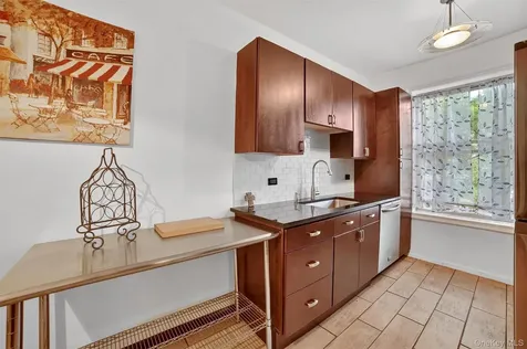 219 Bronx River Road Yonkers NY 10704