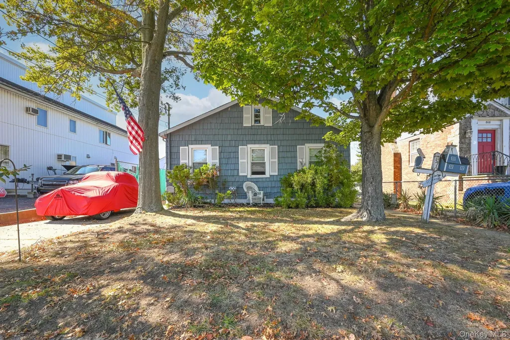 870 Guy Lombardo Avenue Freeport NY 11520