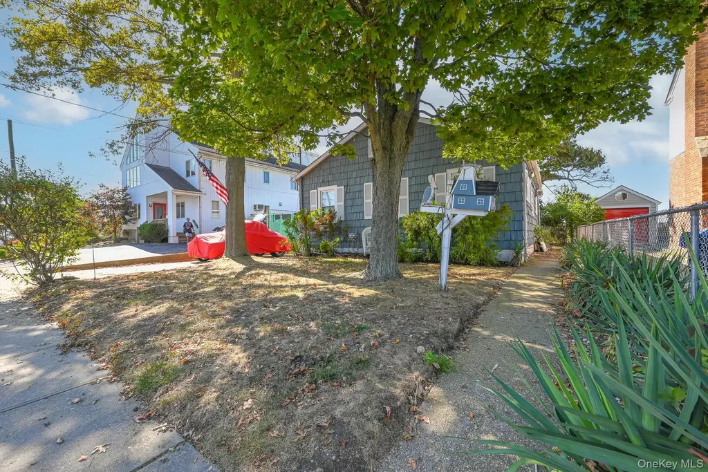 870 Guy Lombardo Avenue Freeport NY 11520