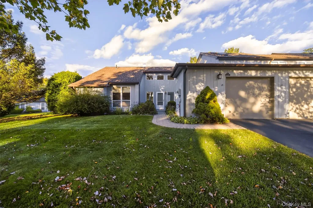 23 Pond Drive E Rhinebeck NY 12572