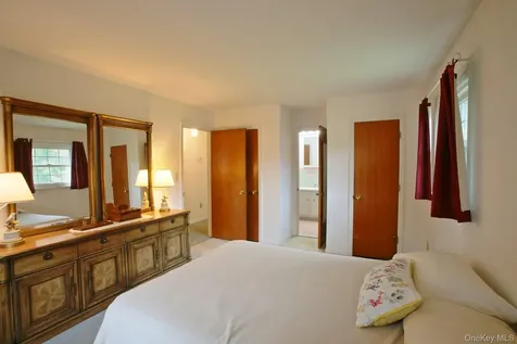 7 Margaret Drive Hyde Park NY 12538