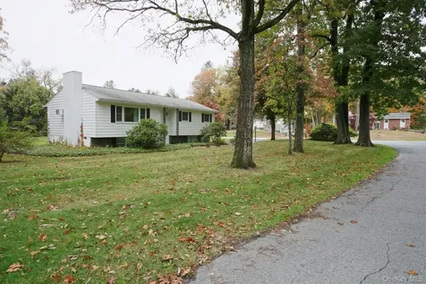 7 Margaret Drive Hyde Park NY 12538