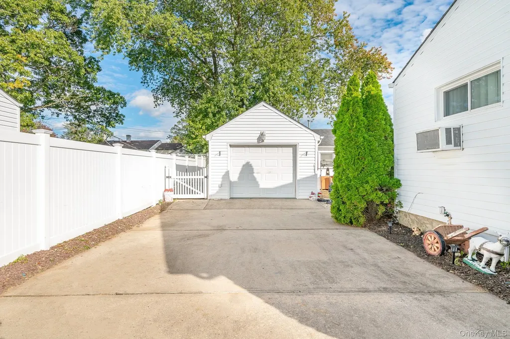 1019 Carll Drive Bay Shore NY 11706