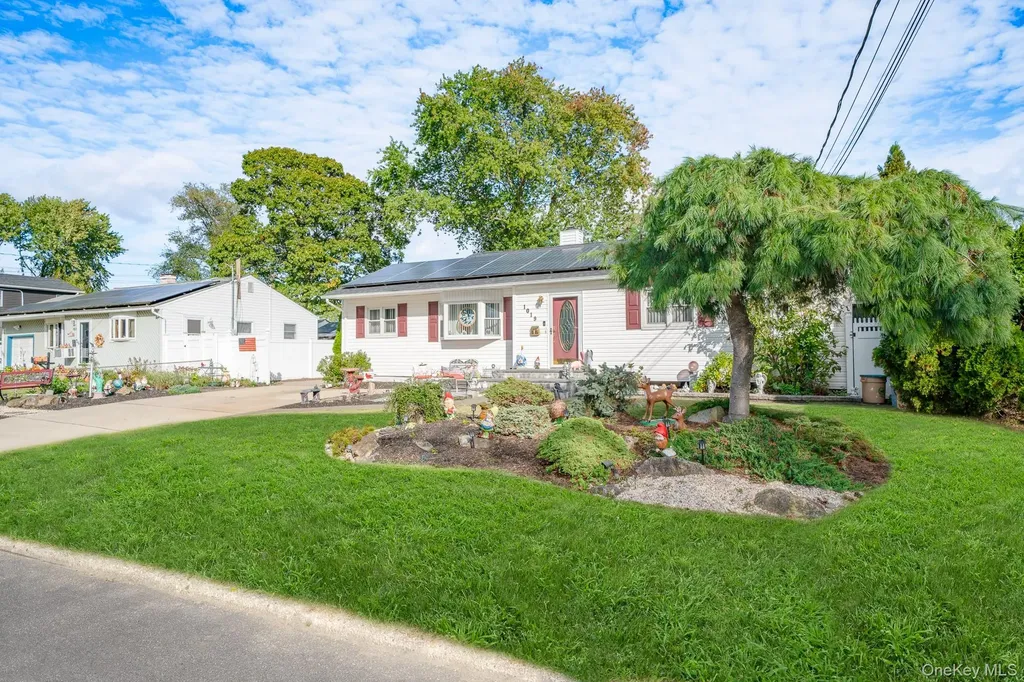 1019 Carll Drive Bay Shore NY 11706