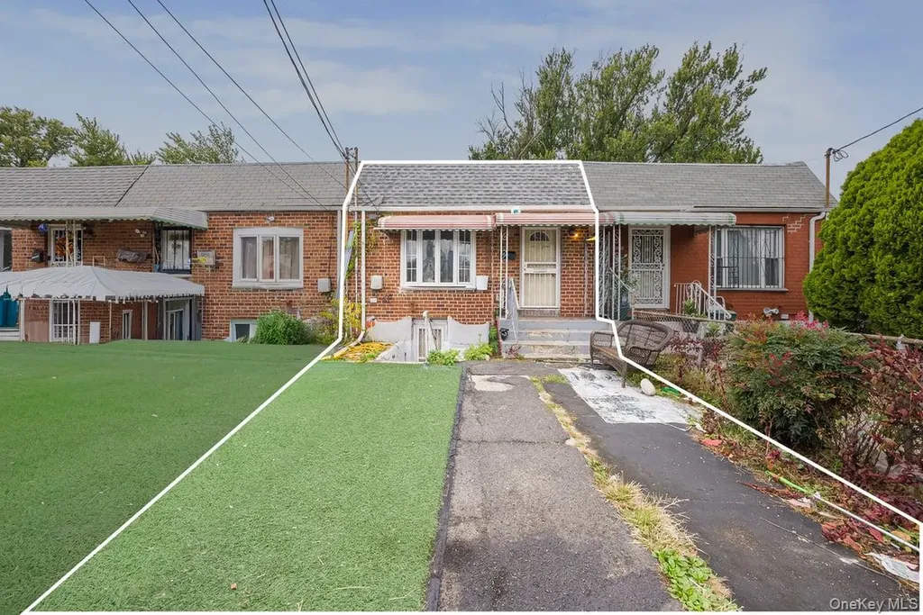 13024 Springfield Boulevard Springfield Gardens NY 11413