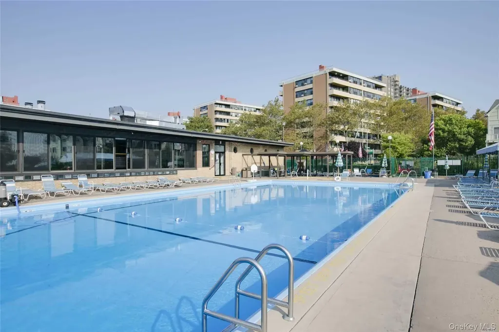 10-01 162 Street Beechhurst NY 11357