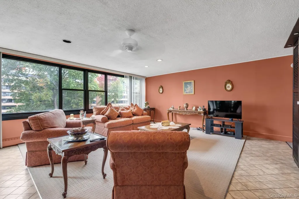 10-01 162 Street Beechhurst NY 11357