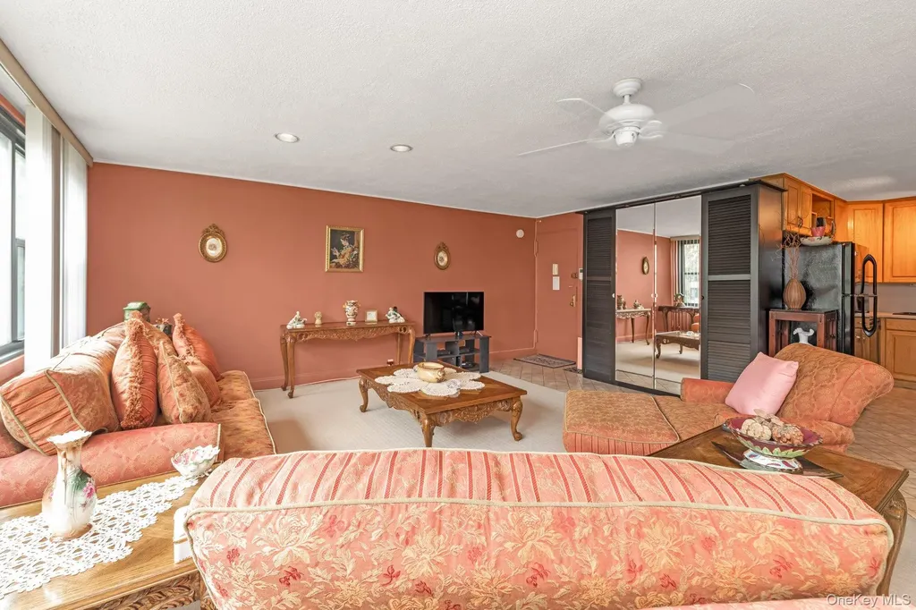 10-01 162 Street Beechhurst NY 11357
