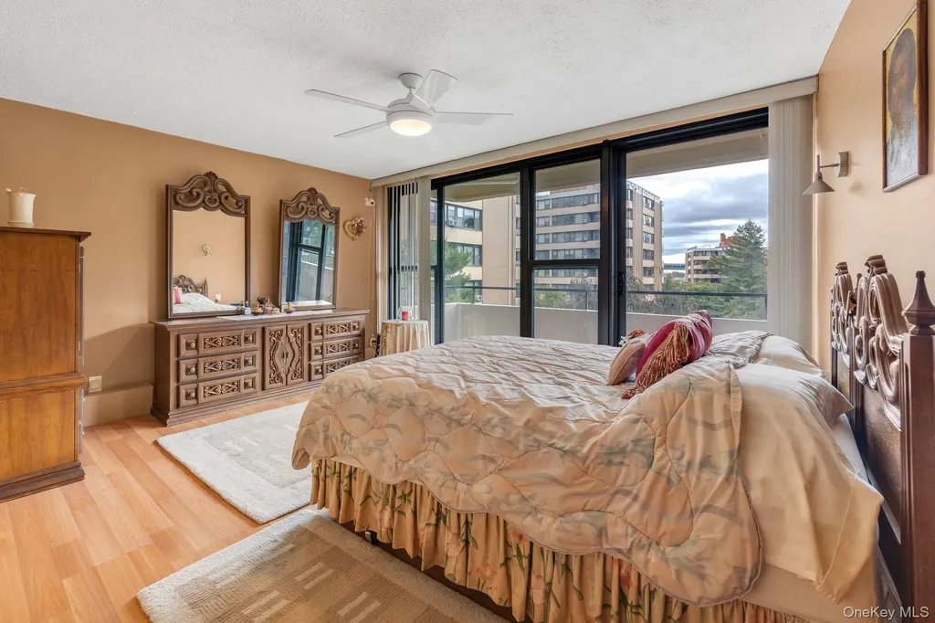 10-01 162 Street Beechhurst NY 11357