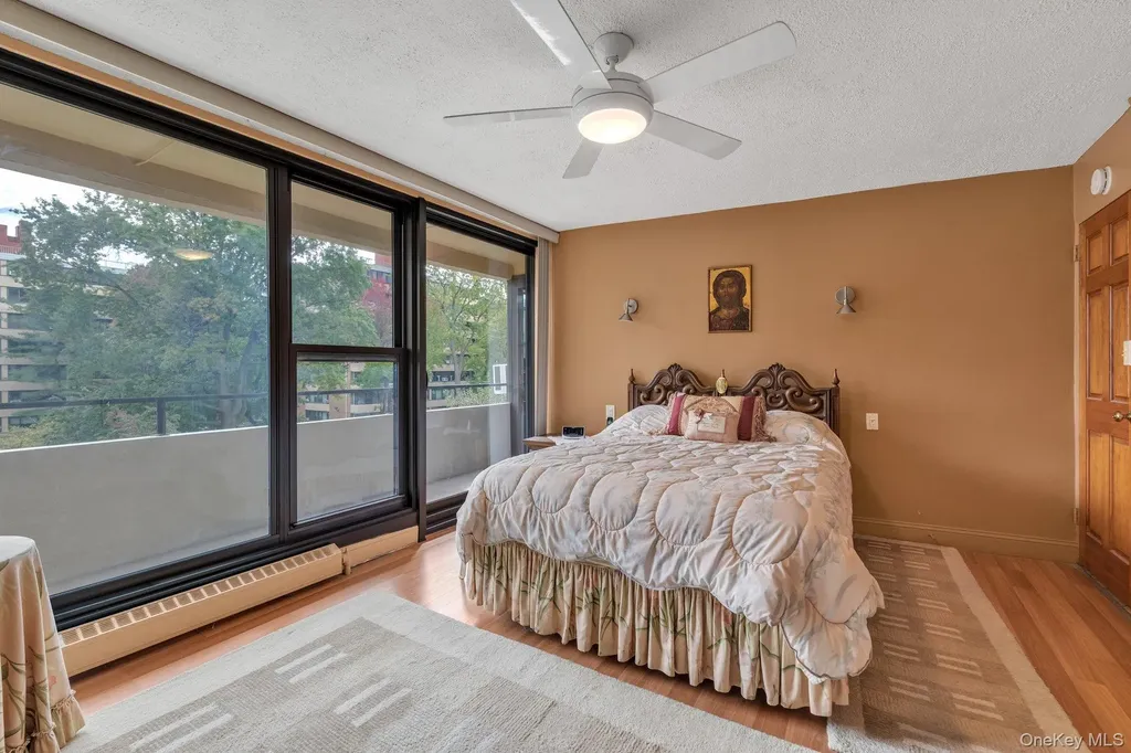 10-01 162 Street Beechhurst NY 11357