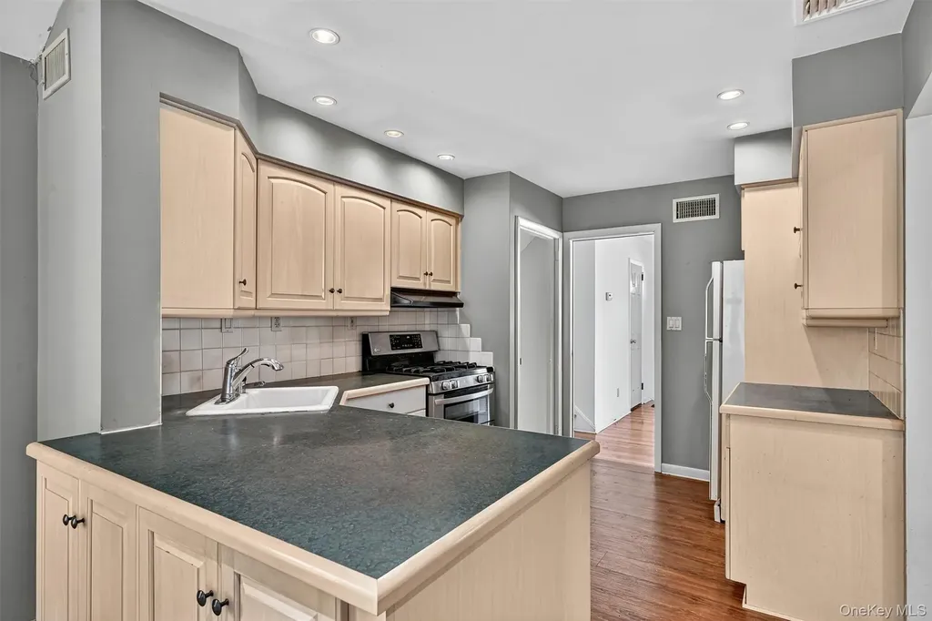 23 Maplewood Boulevard Suffern NY 10901
