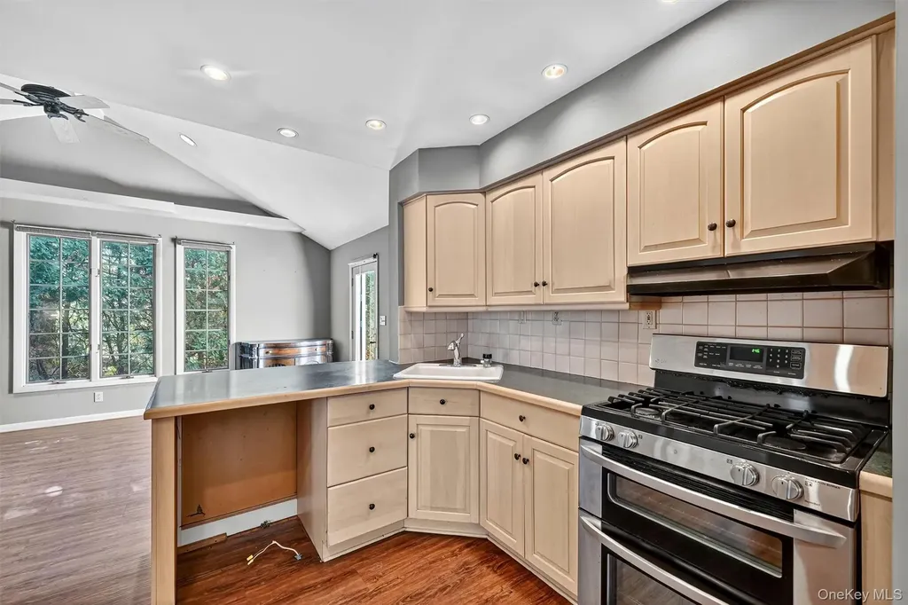 23 Maplewood Boulevard Suffern NY 10901