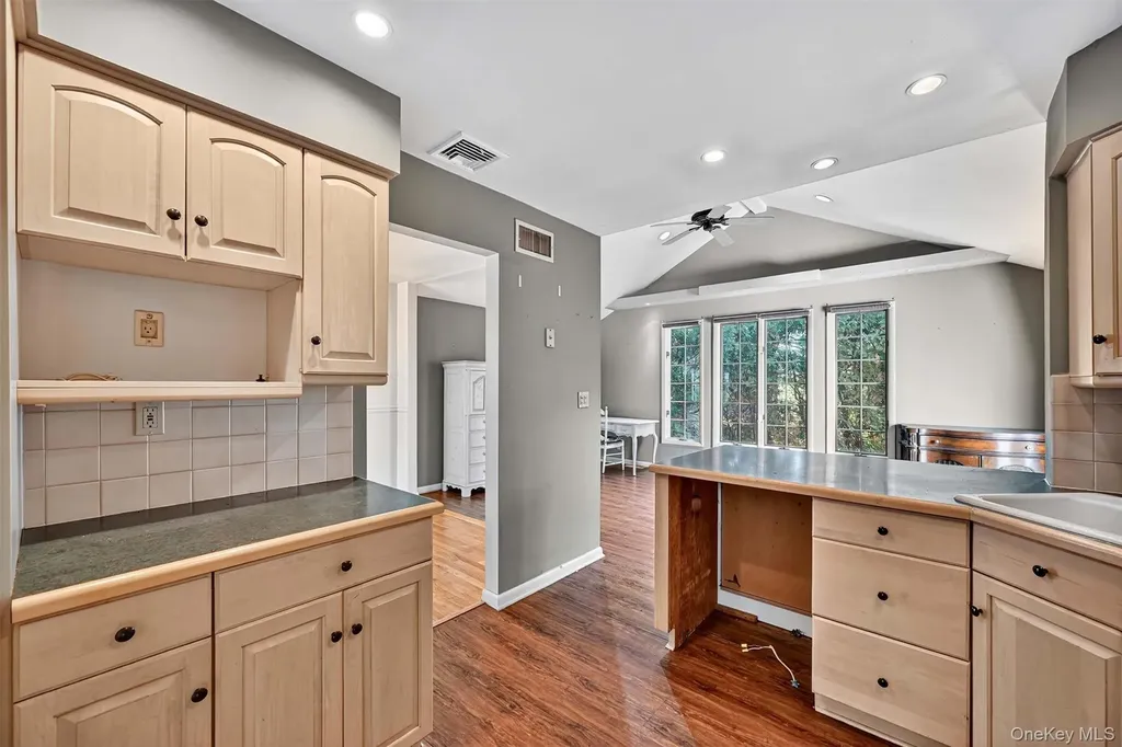 23 Maplewood Boulevard Suffern NY 10901