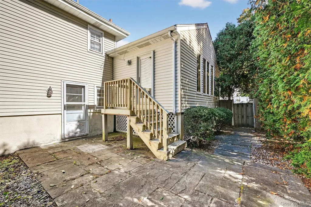23 Maplewood Boulevard Suffern NY 10901