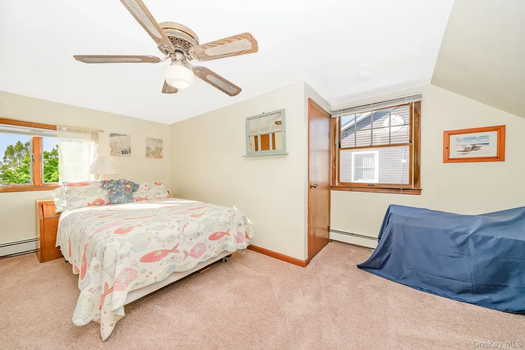 3 Roxbury Lane Massapequa NY 11758