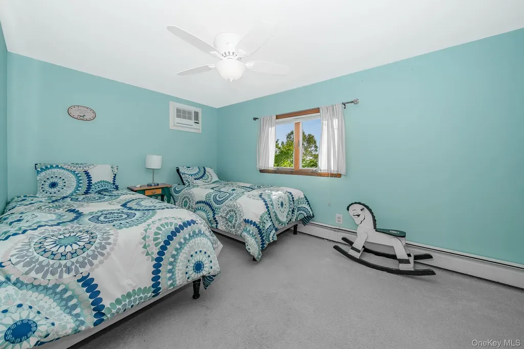 3 Roxbury Lane Massapequa NY 11758