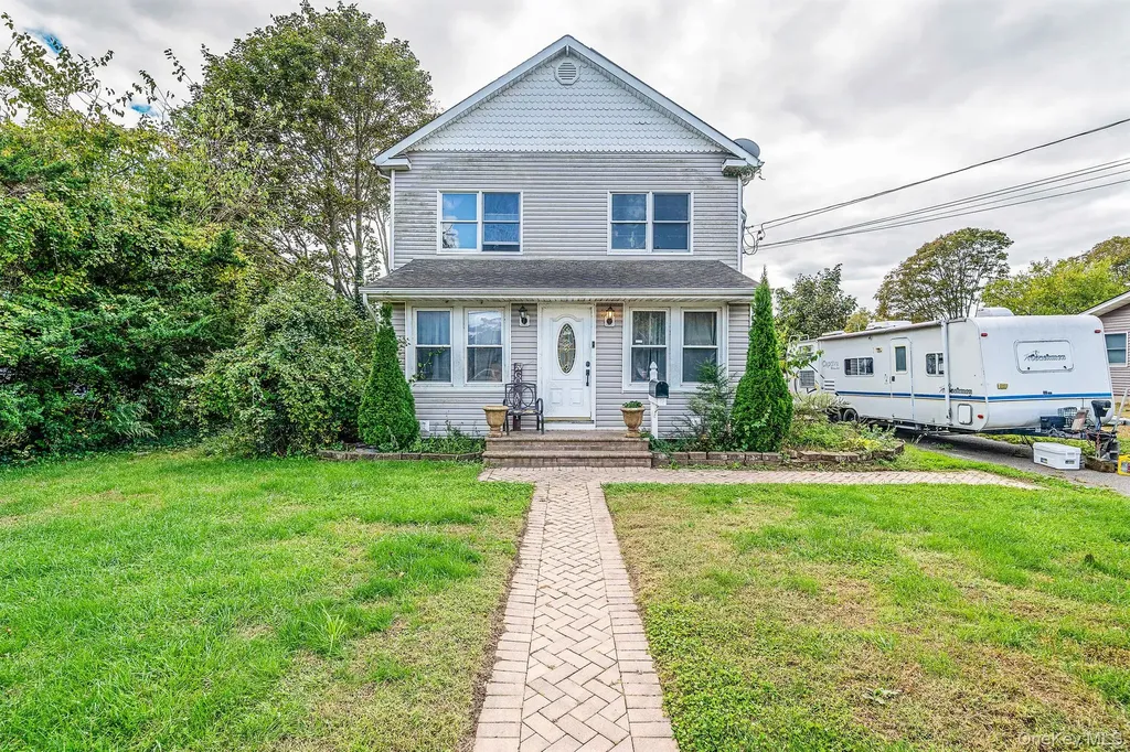 70 Robert Street Patchogue NY 11772