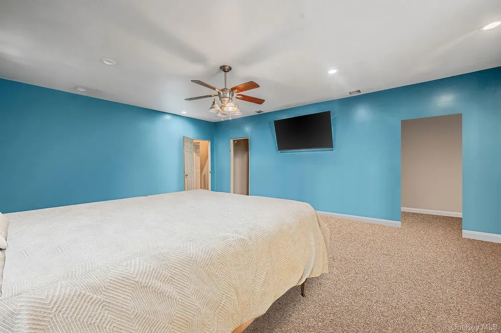 70 Robert Street Patchogue NY 11772