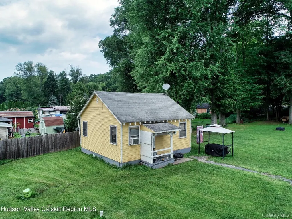 181 Glenerie Boulevard Lake Katrine NY 12477