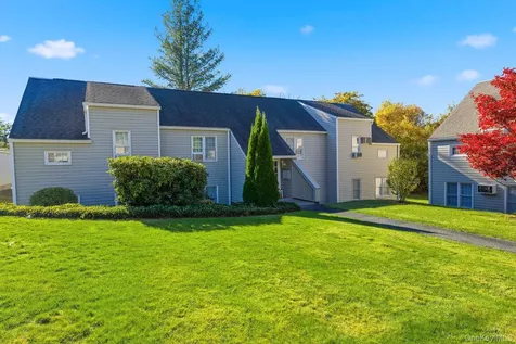 602 Holly Stream Court Brewster NY 10509
