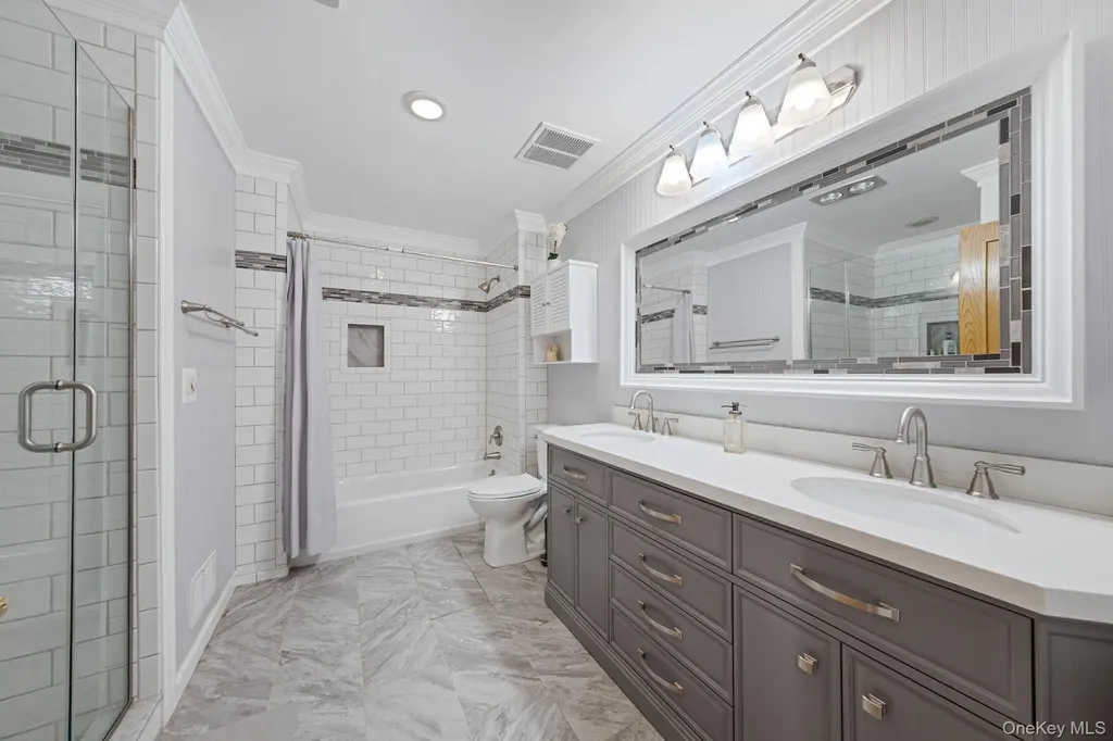 175 The Helm East Islip NY 11730