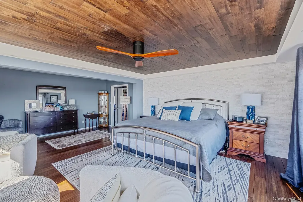 175 The Helm East Islip NY 11730