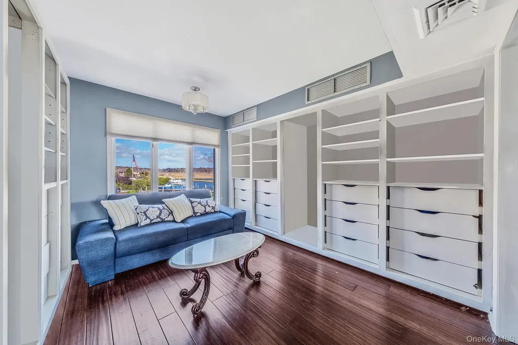 175 The Helm East Islip NY 11730