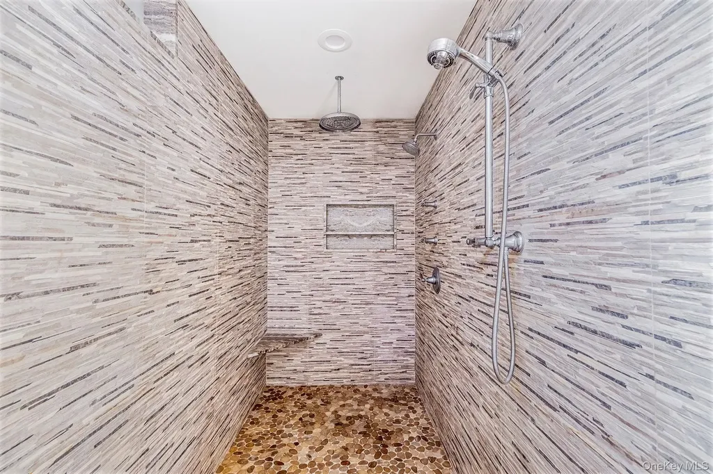 175 The Helm East Islip NY 11730