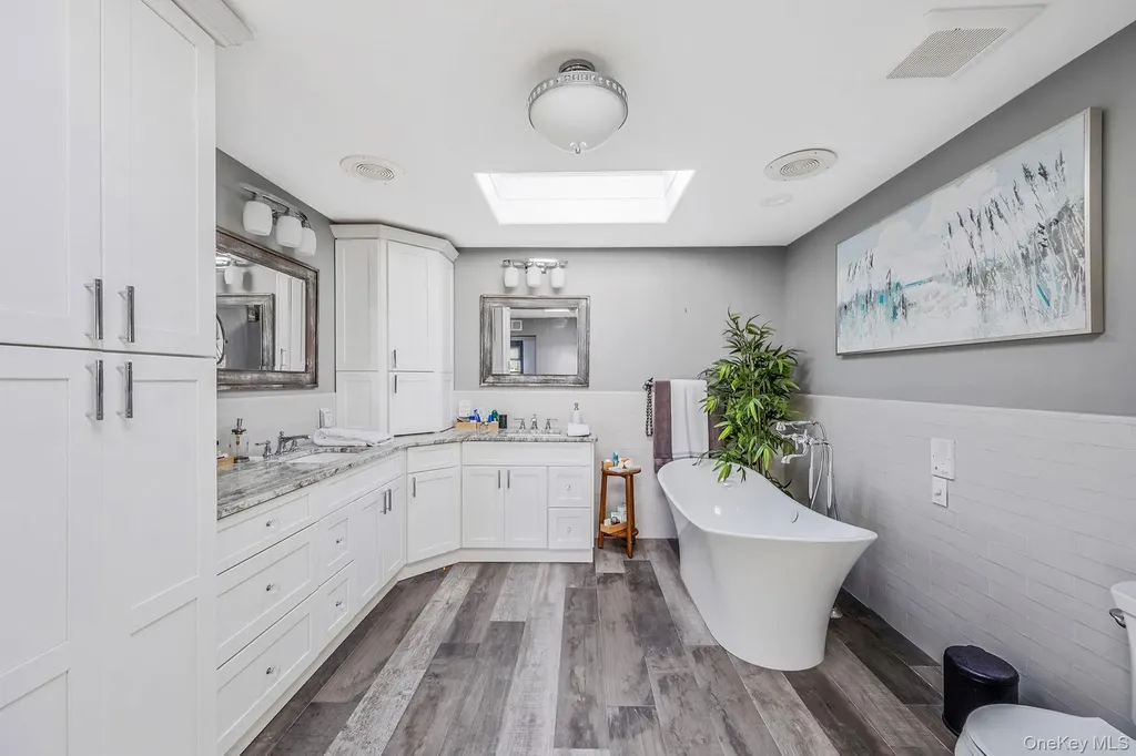 175 The Helm East Islip NY 11730