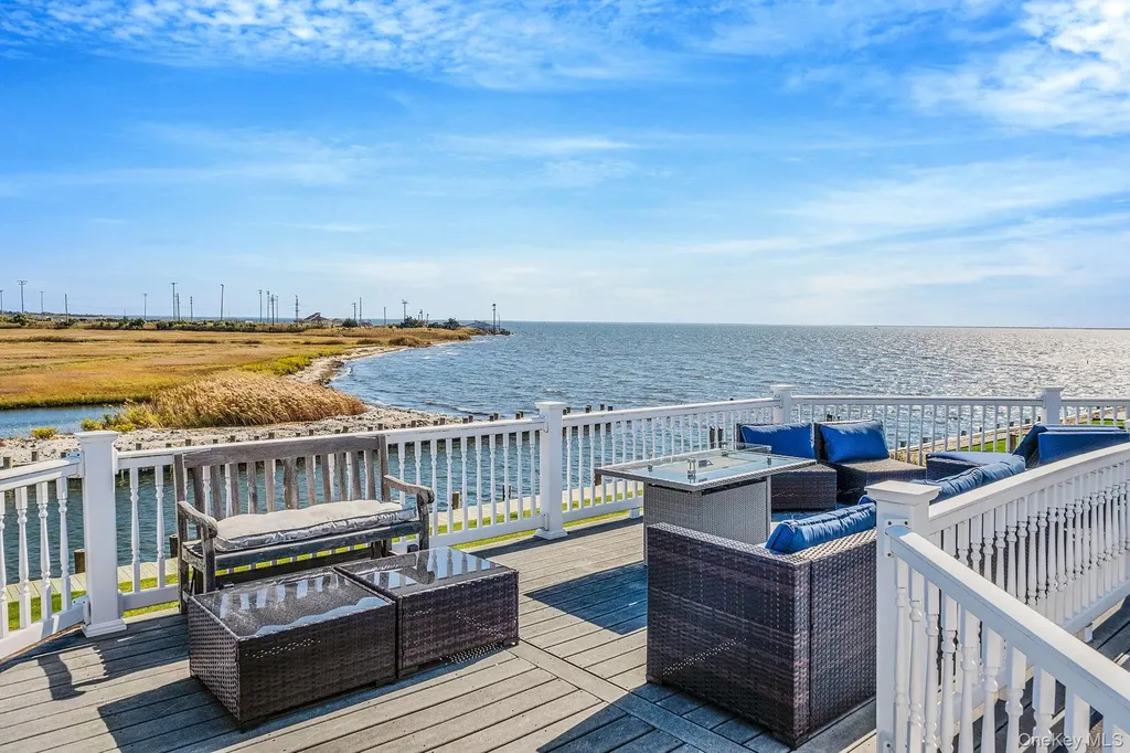 175 The Helm East Islip NY 11730