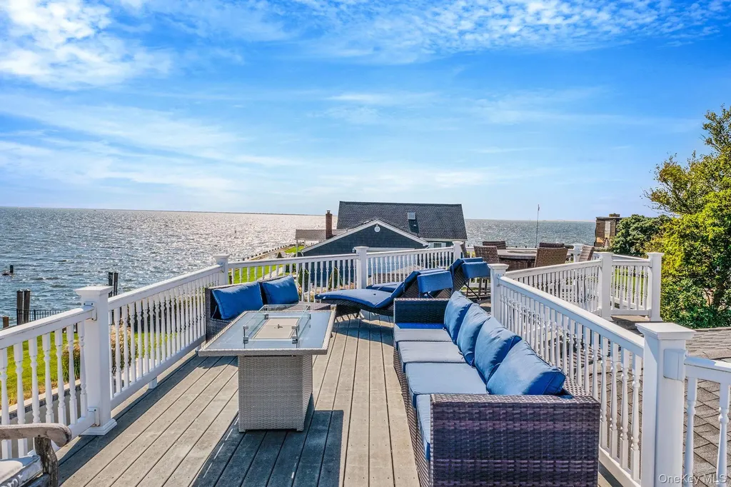 175 The Helm East Islip NY 11730