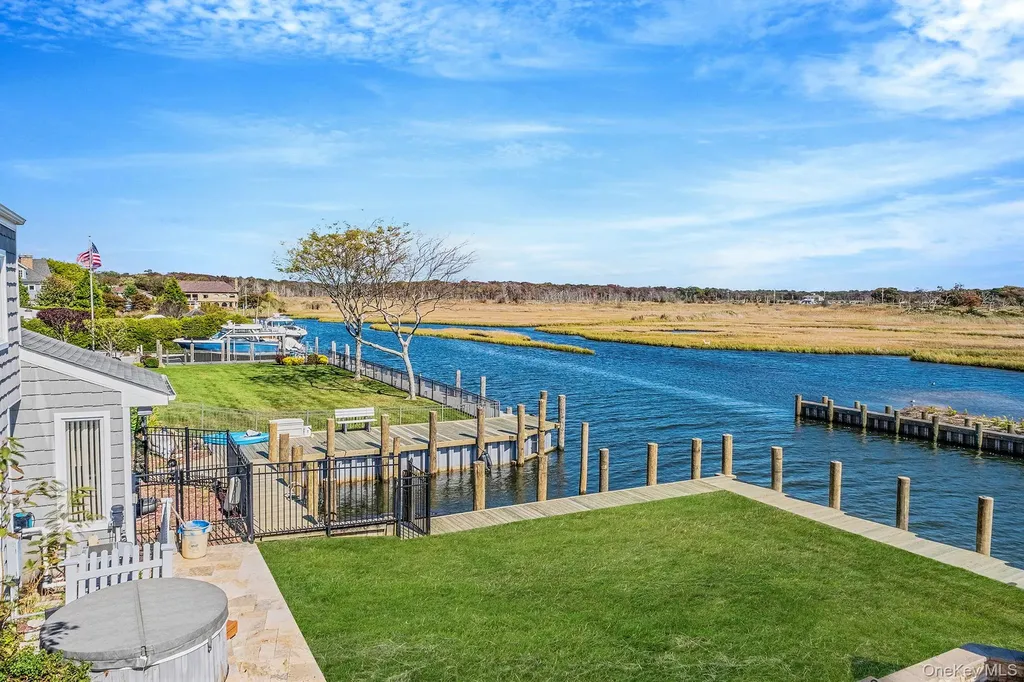 175 The Helm East Islip NY 11730