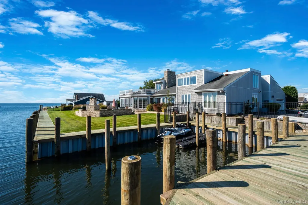 175 The Helm East Islip NY 11730