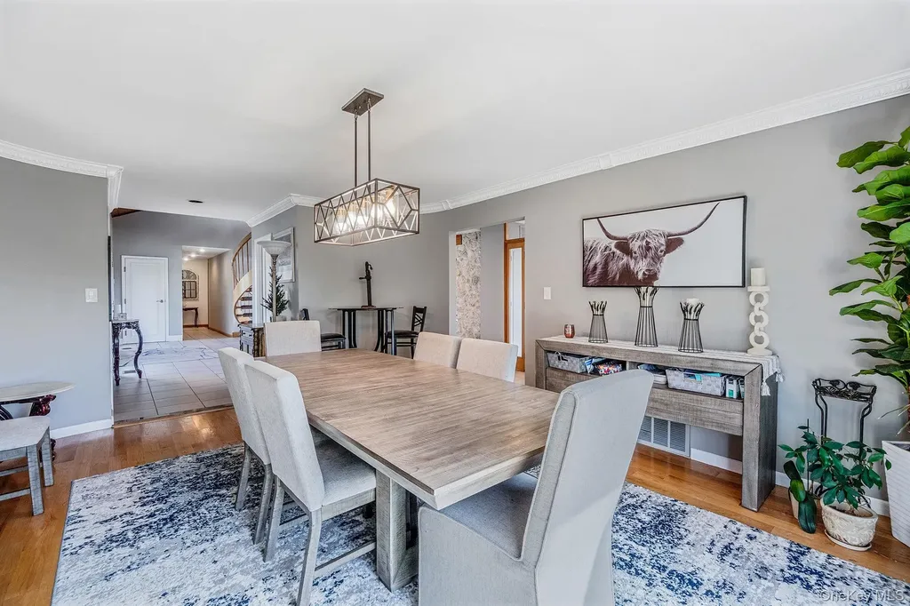 175 The Helm East Islip NY 11730