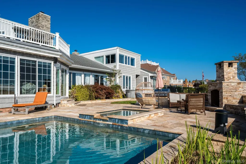 175 The Helm East Islip NY 11730