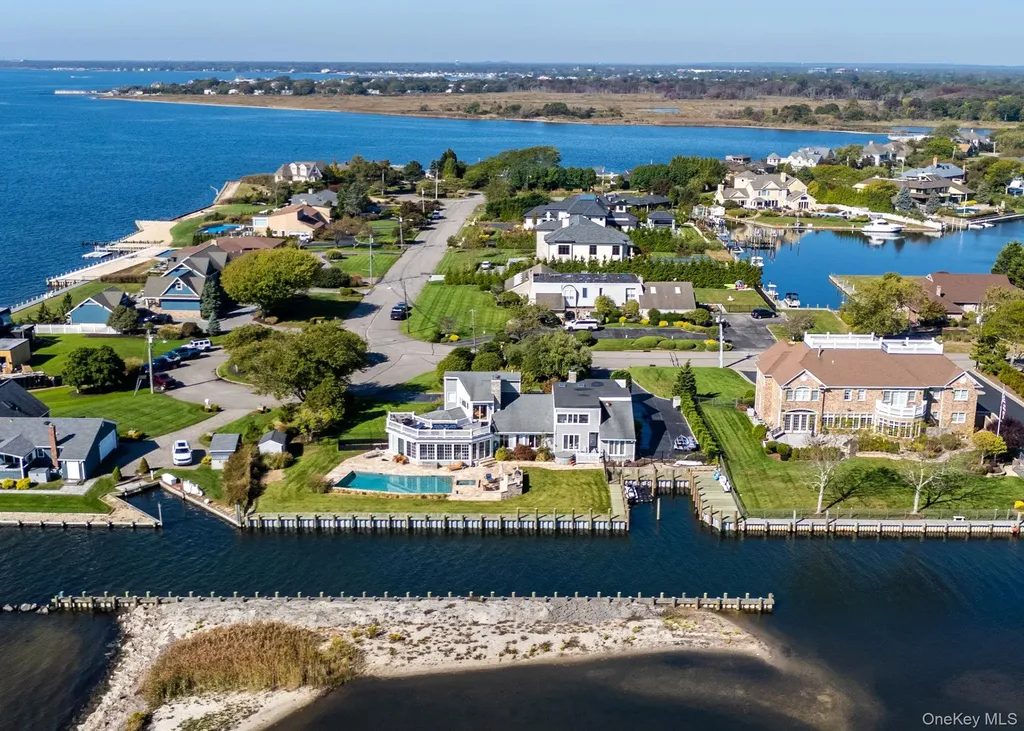175 The Helm East Islip NY 11730