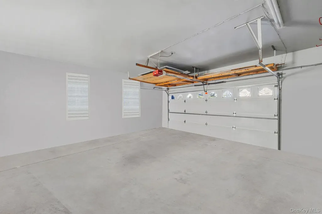 175 The Helm East Islip NY 11730